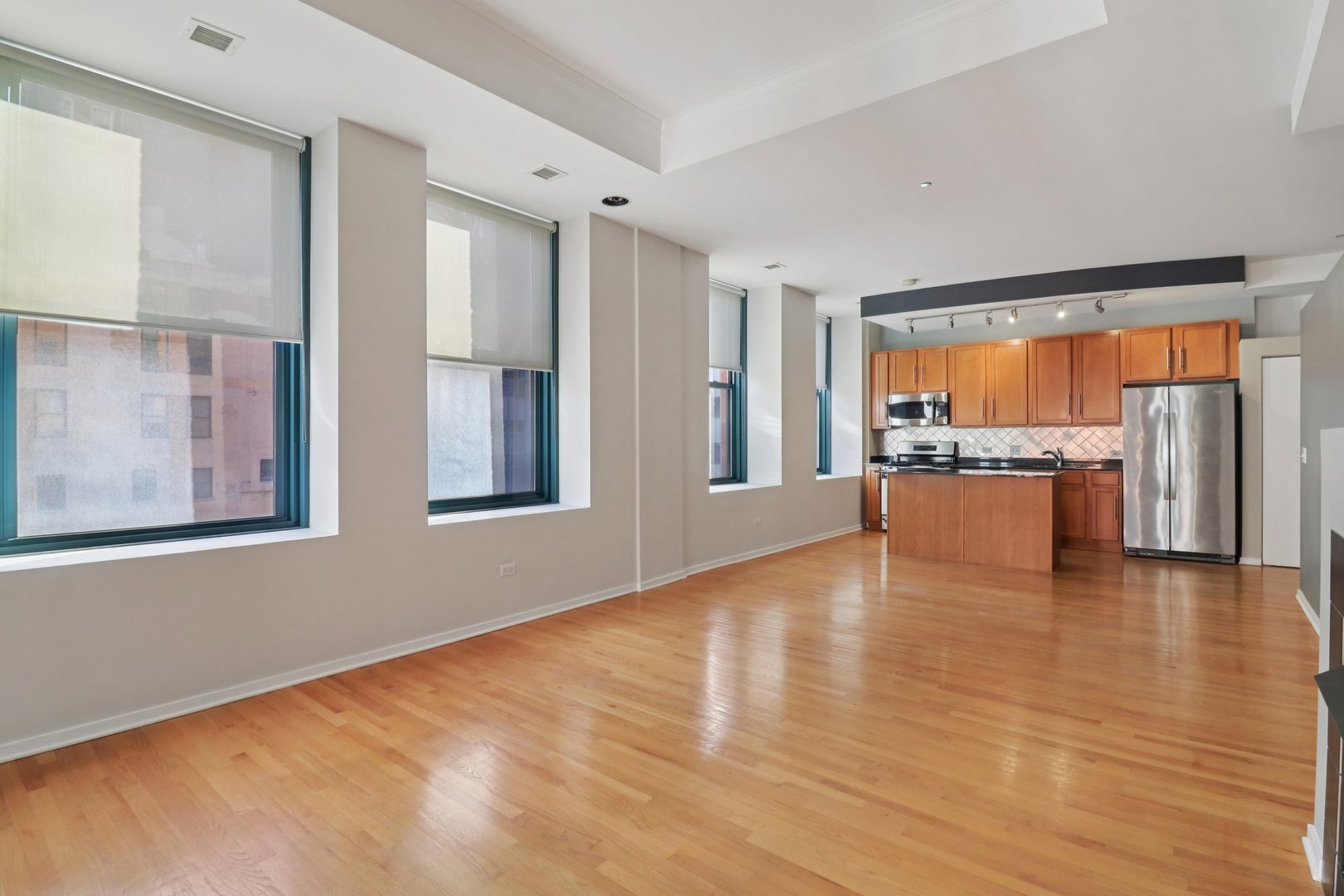 208 W Washington Street 1010