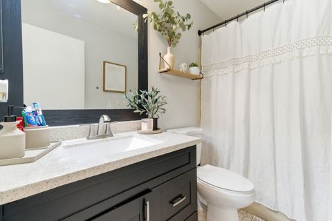 Tiny photo for 2001 Madison Avenue, Gurnee, IL 60031 (MLS # 12606277)