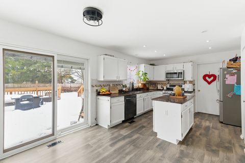 Tiny photo for 2001 Madison Avenue, Gurnee, IL 60031 (MLS # 12606277)