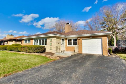 Tiny photo for 915 S Na Wa Ta Avenue, Mount Prospect, IL 60056 (MLS # 12595970)