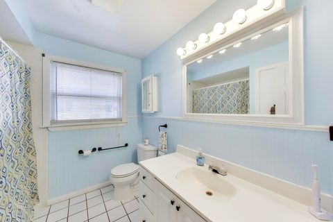 Tiny photo for 915 S Na Wa Ta Avenue, Mount Prospect, IL 60056 (MLS # 12595970)