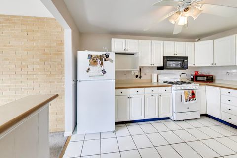 Tiny photo for 915 S Na Wa Ta Avenue, Mount Prospect, IL 60056 (MLS # 12595970)