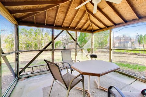 Tiny photo for 915 S Na Wa Ta Avenue, Mount Prospect, IL 60056 (MLS # 12595970)