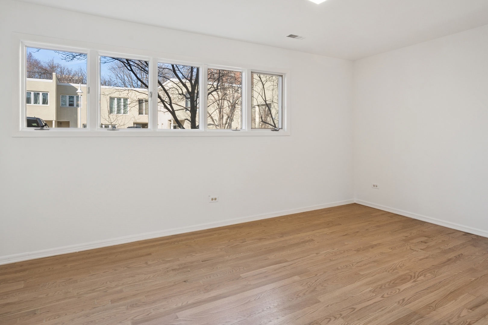 1076 S Plymouth Court 4D