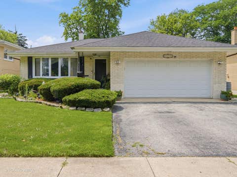 Tiny photo for 4308 Elm Avenue, Brookfield, IL 60513 (MLS # 12737254)
