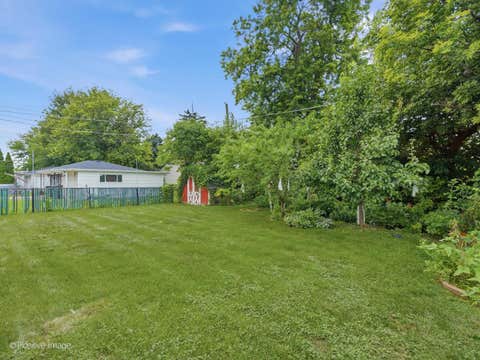 Tiny photo for 4308 Elm Avenue, Brookfield, IL 60513 (MLS # 12737254)