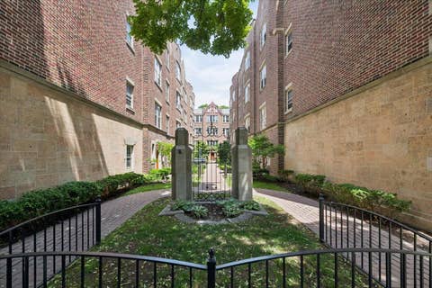Tiny photo for 1118 Washington Boulevard #3A, Oak Park, IL 60302 (MLS # 12666326)