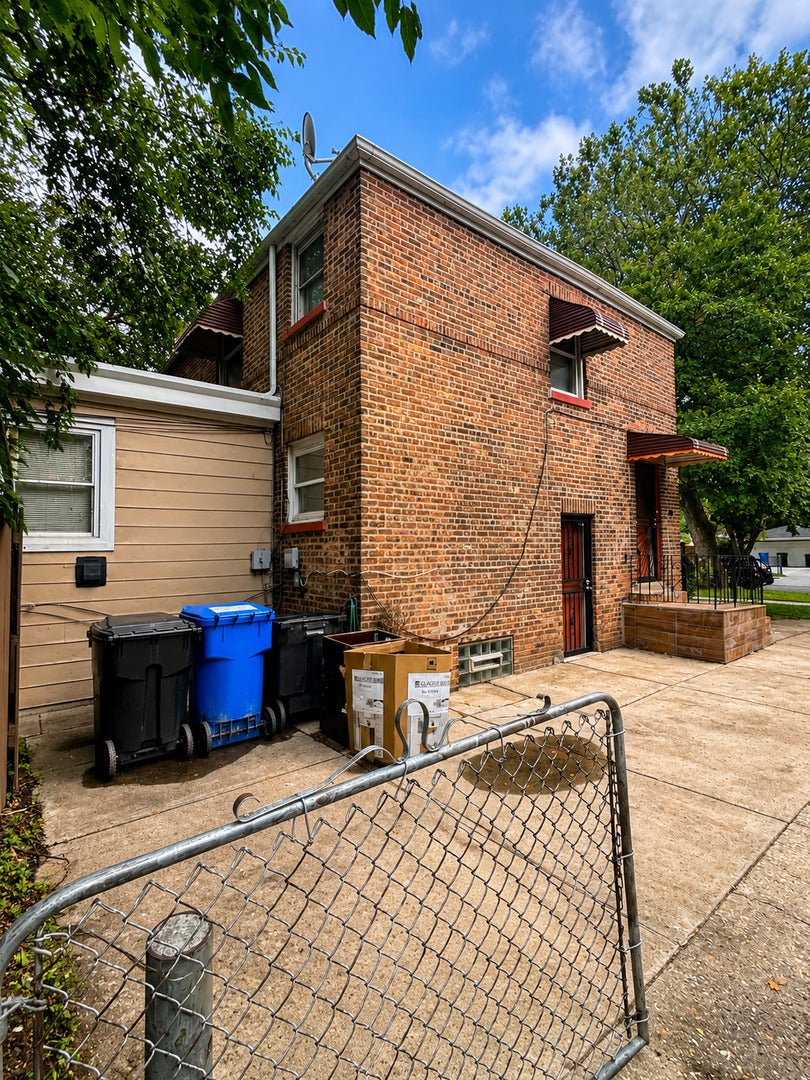 2108 E 95th Place - Photo 3