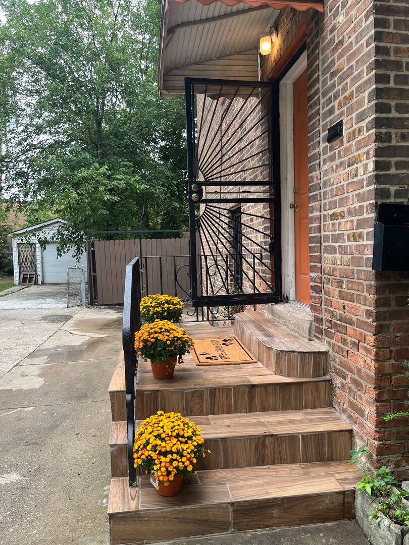 2108 E 95th Place