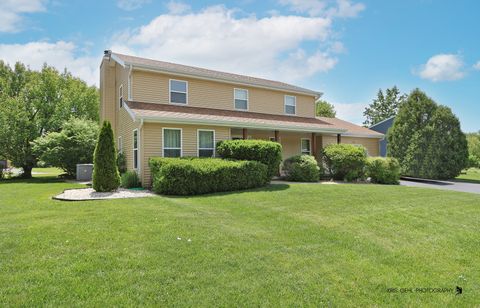 Single Family Residence in Lindenhurst IL 575 Waterford Drive.jpg