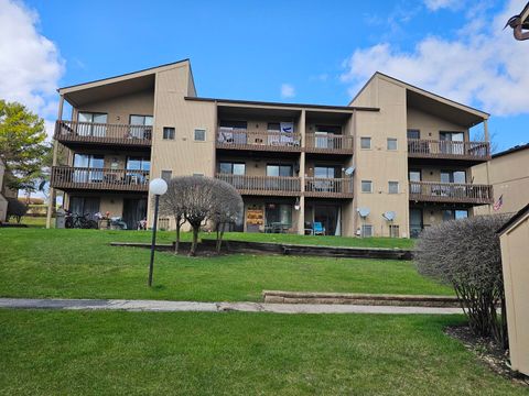 Tiny photo for 58 Vail Colony #7, Fox Lake, IL 60020 (MLS # 12616189)