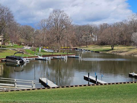 Tiny photo for 58 Vail Colony #7, Fox Lake, IL 60020 (MLS # 12616189)