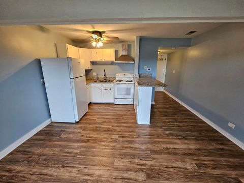 Tiny photo for 58 Vail Colony #7, Fox Lake, IL 60020 (MLS # 12616189)