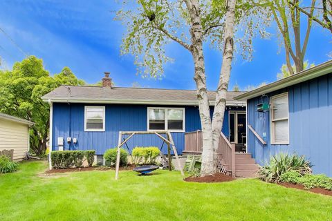 Tiny photo for 157 Walton Street, Barrington, IL 60010 (MLS # 12642711)