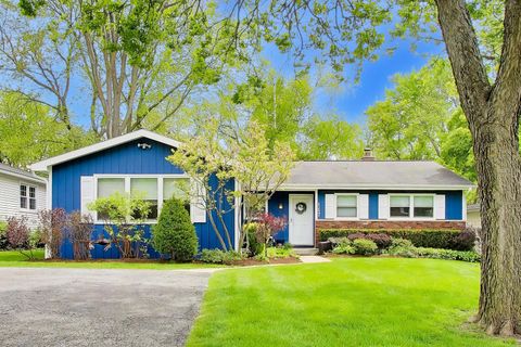 157 Walton Street Barrington IL 60010