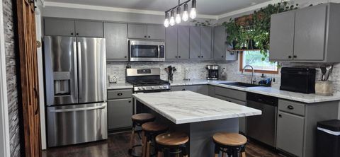 Tiny photo for 804 Banbury Street, Ottawa, IL 61350 (MLS # 12636609)