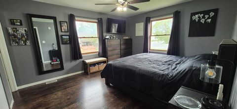 Tiny photo for 804 Banbury Street, Ottawa, IL 61350 (MLS # 12636609)
