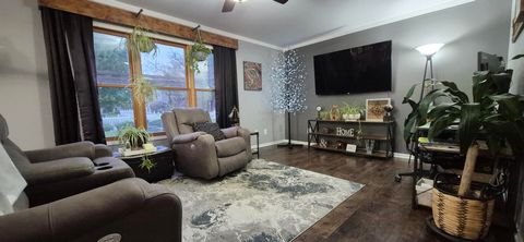 Tiny photo for 804 Banbury Street, Ottawa, IL 61350 (MLS # 12636609)