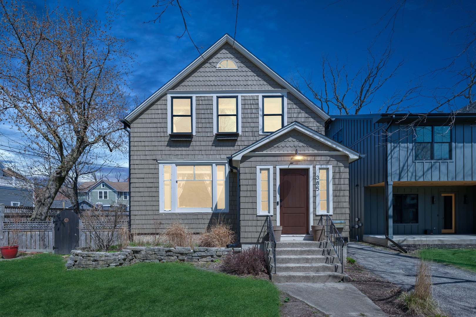 385 Vine Avenue