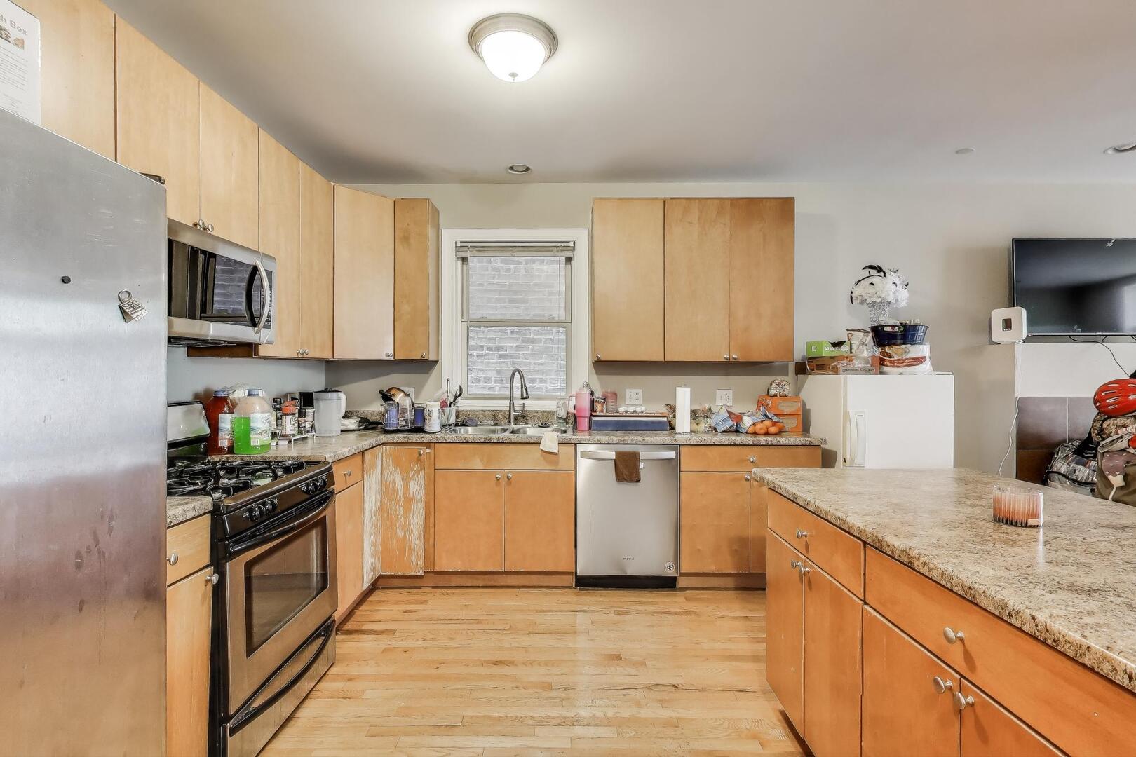 6527 S Drexel Avenue, Chicago, IL, 60637 3 6527 S Drexel Avenue