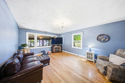 Tiny photo for 491 Maple Avenue, Carpentersville, IL 60110 (MLS # 12482449)