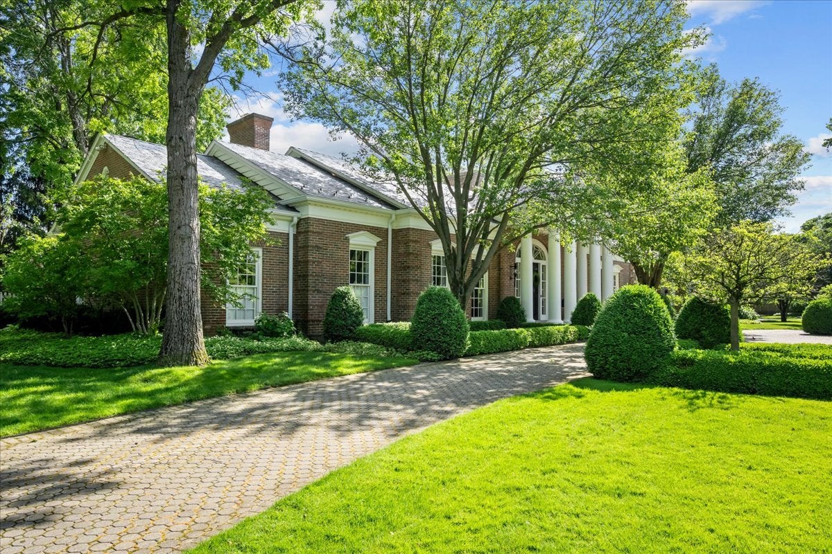675 E Woodland Road