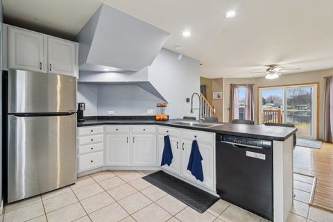 Tiny photo for 912 River Terrace Drive, Johnsburg, IL 60051 (MLS # 12569708)