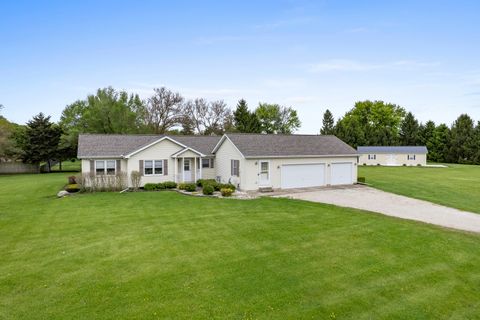 Tiny photo for 460 E Railroad Avenue, Leland, IL 60531 (MLS # 12635214)