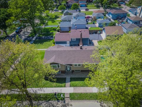 Tiny photo for 500 N Westwood Avenue, Lombard, IL 60148 (MLS # 12649926)