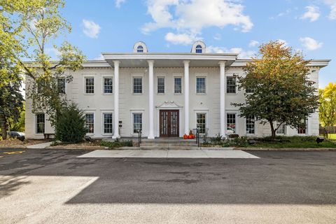 611 W JEFFERSON Street 202 Shorewood IL 60404