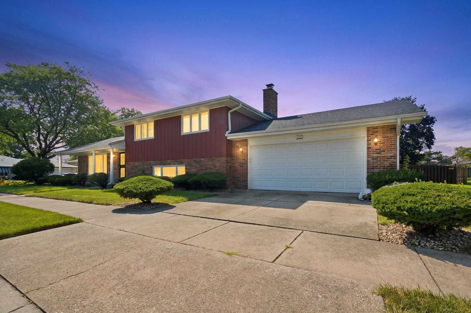 1103 E 166th Place