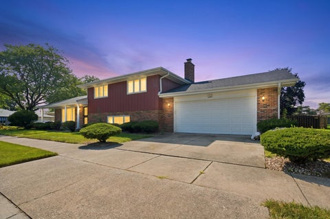 Tiny photo for 1103 E 166th Place, South Holland, IL 60473 (MLS # 12768736)