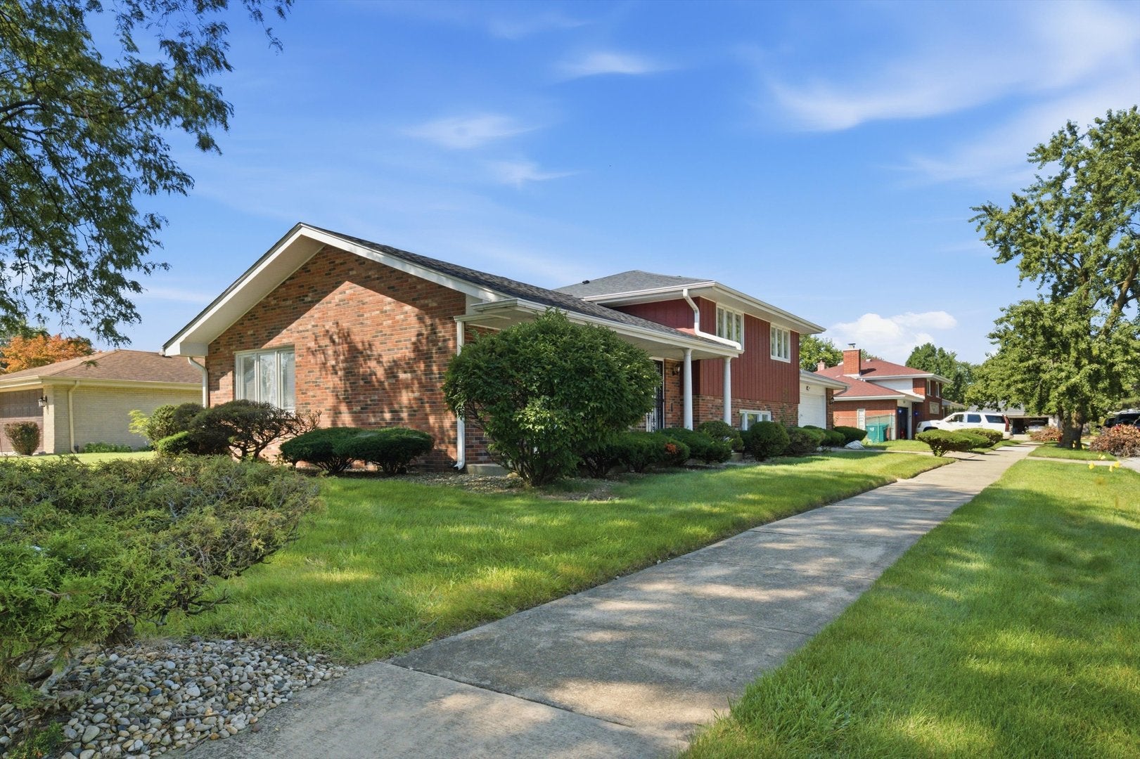 1103 E 166th Place