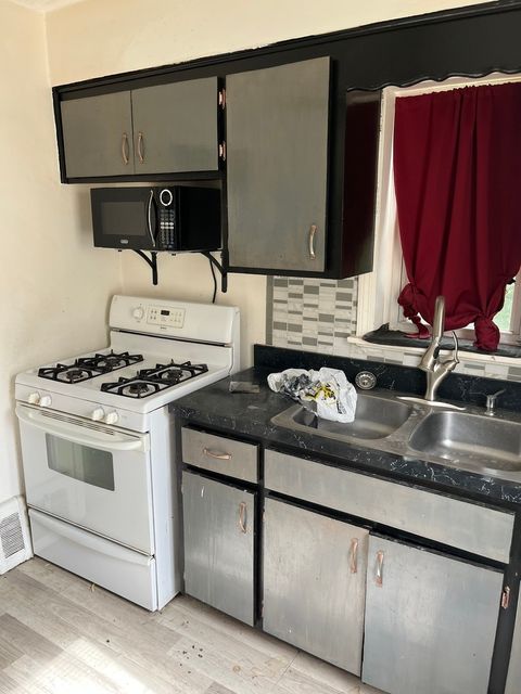 Tiny photo for 250 E 143rd Street, Dolton, IL 60419 (MLS # 12485384)