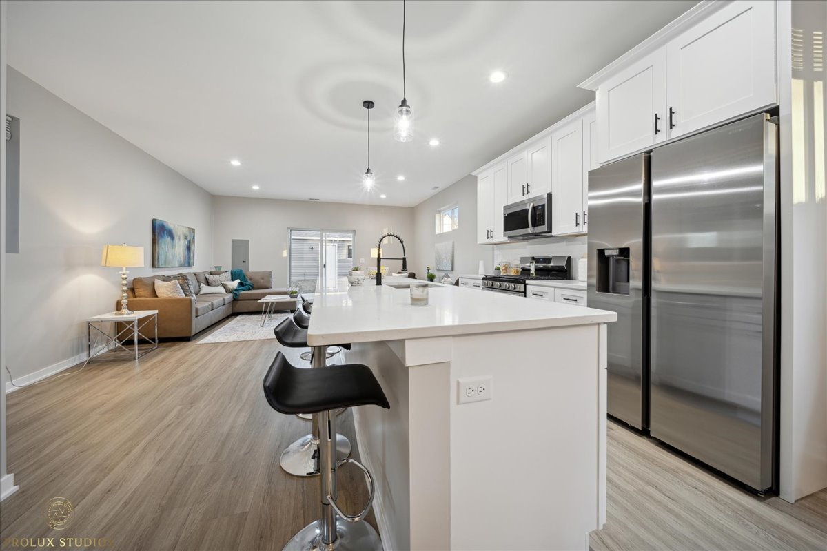 530 E 44TH Place
