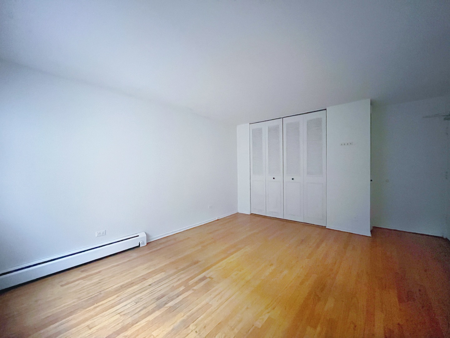 736 W Buena Avenue 305