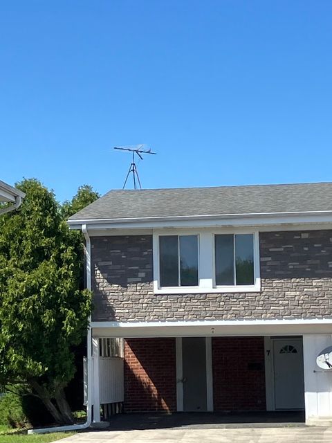 Photo of 7 Cour Deauville Court, Palos Hills, IL 60465 (MLS # 12569943)