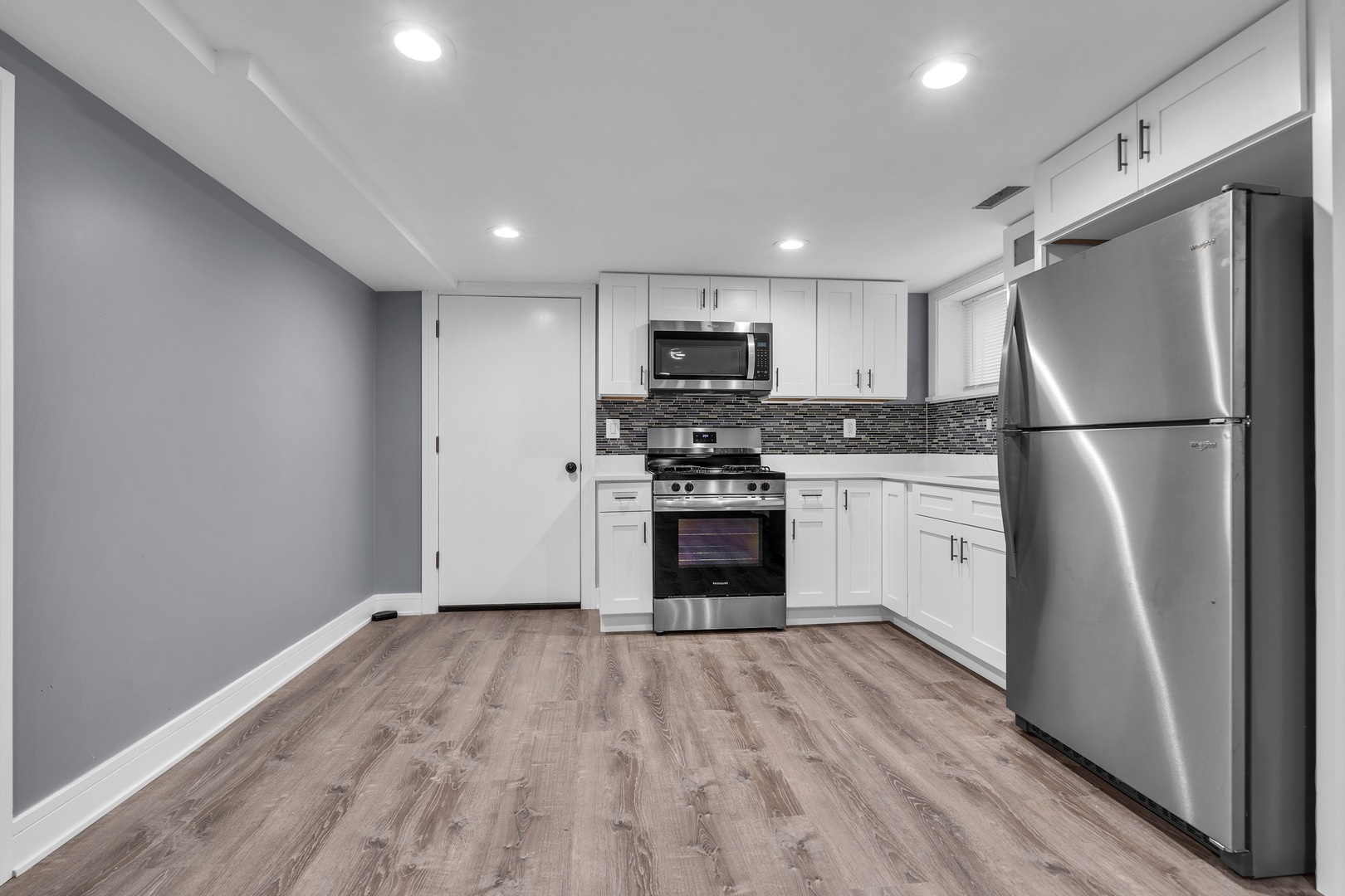 2424 W Hollywood Avenue 3