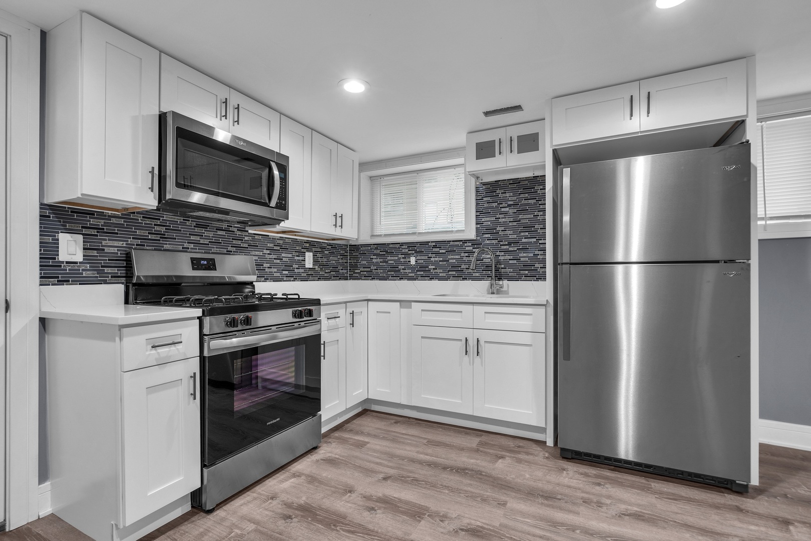 2424 W Hollywood Avenue 3