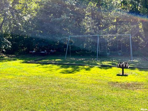 Tiny photo for 112 Birdsong Drive, Carbondale, IL 62903 (MLS # EB458631)