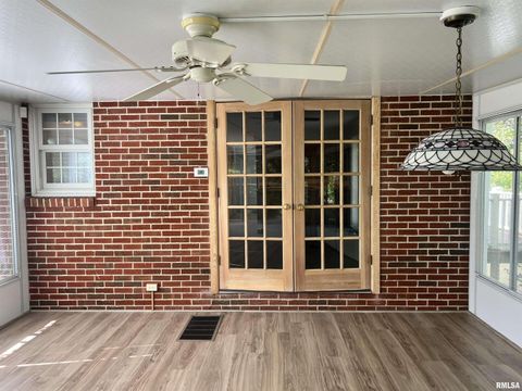 Tiny photo for 112 Birdsong Drive, Carbondale, IL 62903 (MLS # EB458631)