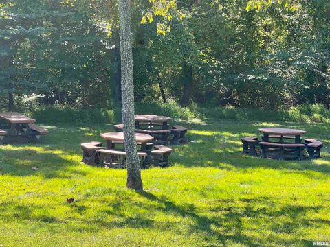 Tiny photo for 112 Birdsong Drive, Carbondale, IL 62903 (MLS # EB458631)