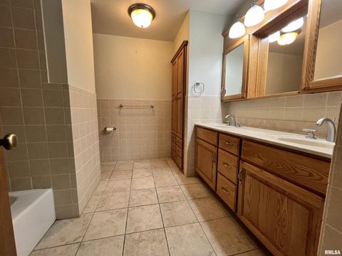 Tiny photo for 112 Birdsong Drive, Carbondale, IL 62903 (MLS # EB458631)