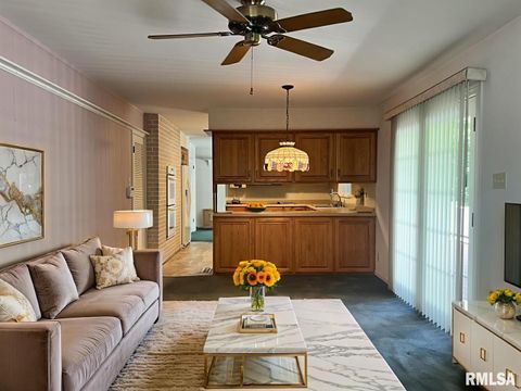 Tiny photo for 112 Birdsong Drive, Carbondale, IL 62903 (MLS # EB458631)