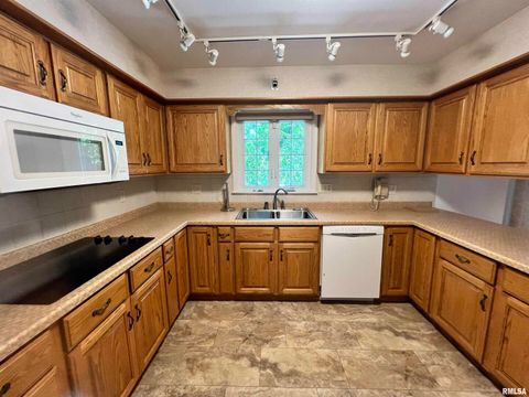 Tiny photo for 112 Birdsong Drive, Carbondale, IL 62903 (MLS # EB458631)