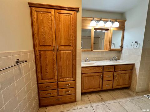 Tiny photo for 112 Birdsong Drive, Carbondale, IL 62903 (MLS # EB458631)