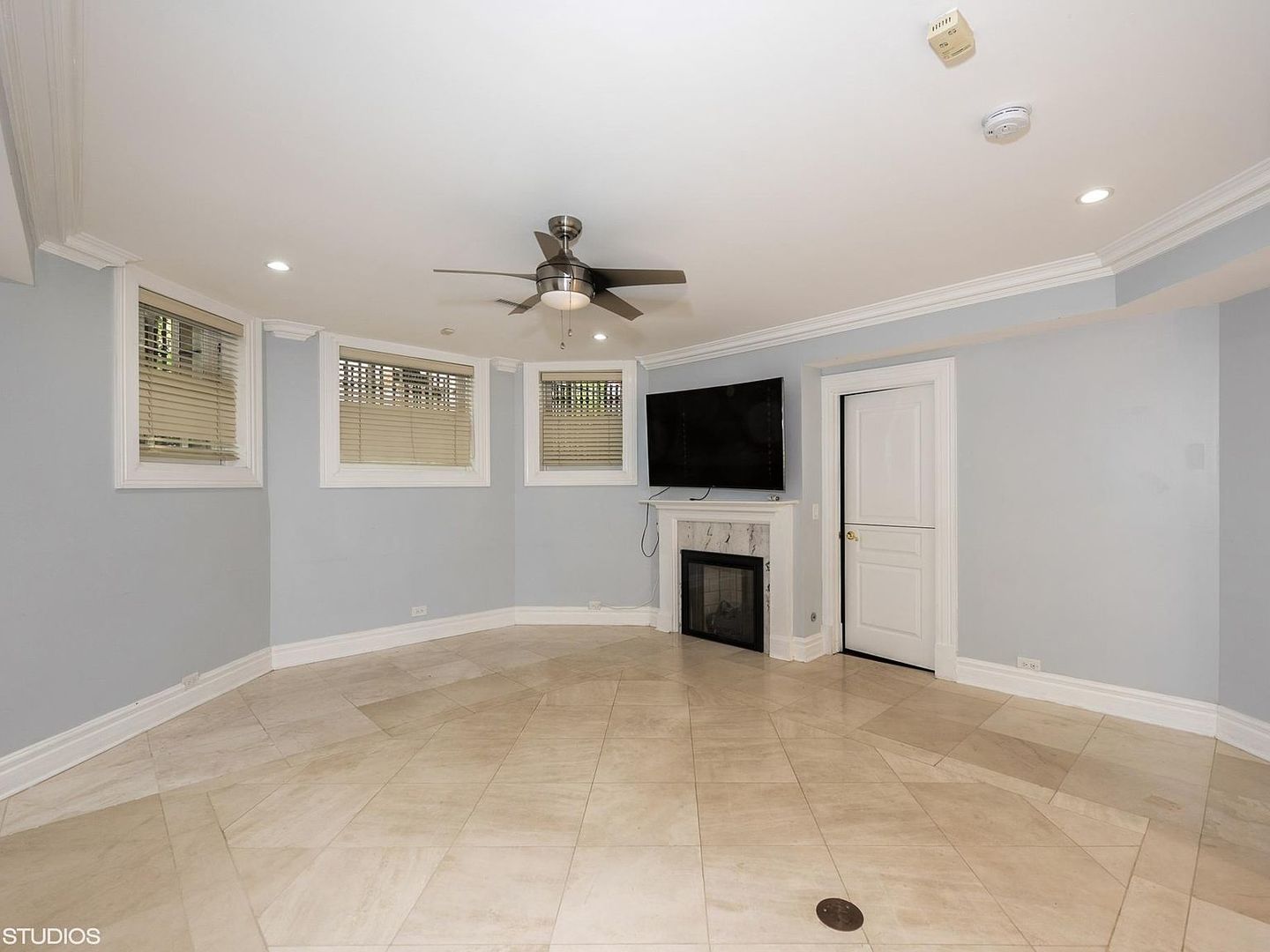 1201 N Astor Street G