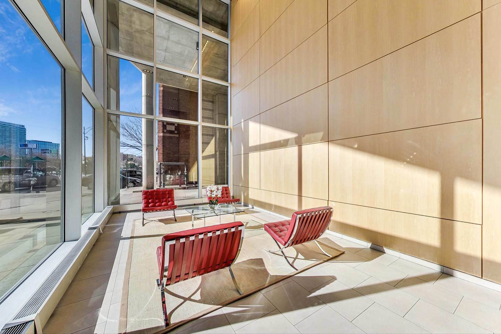 510 W Erie Street 1106