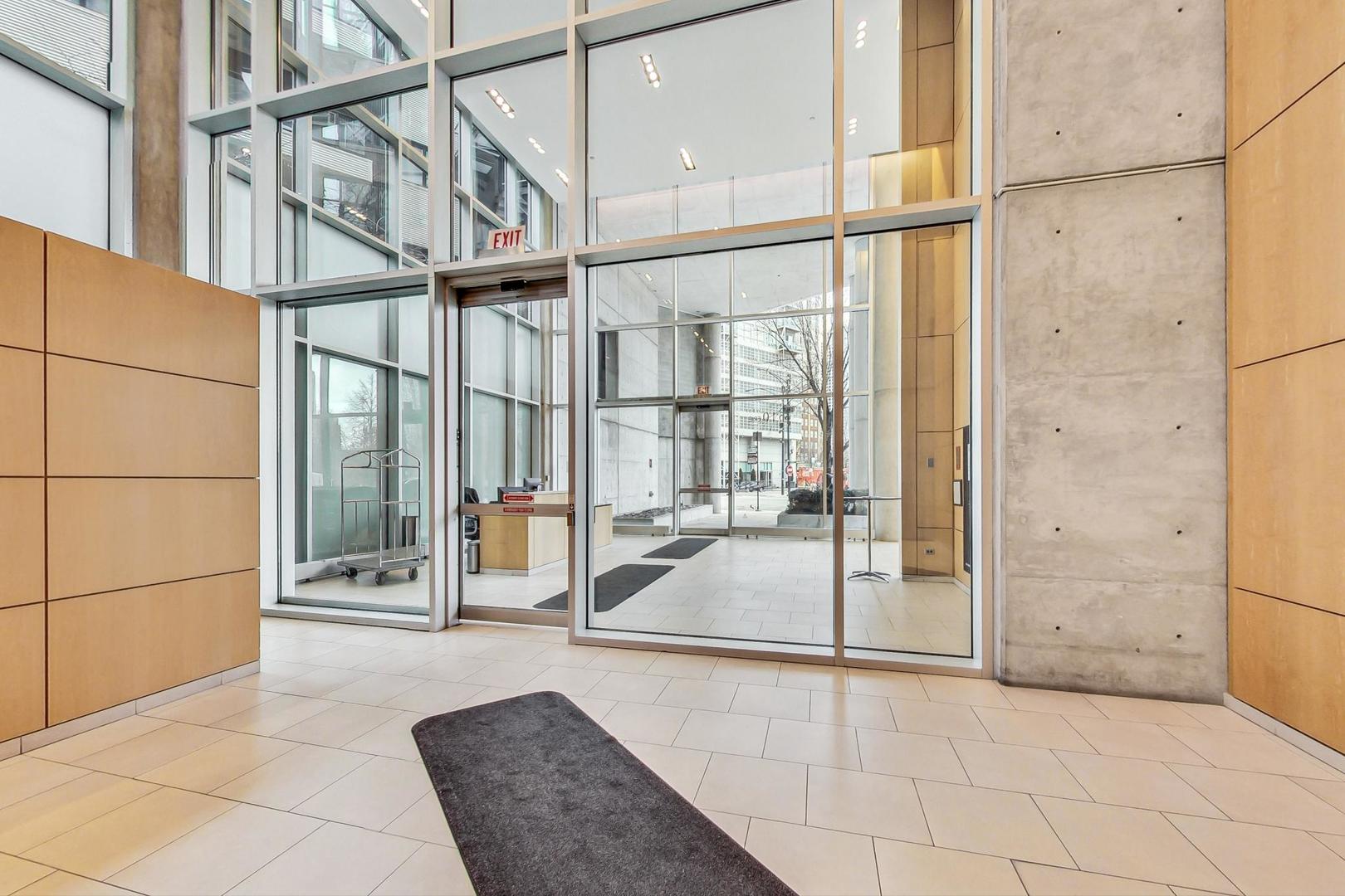 510 W Erie Street 1106