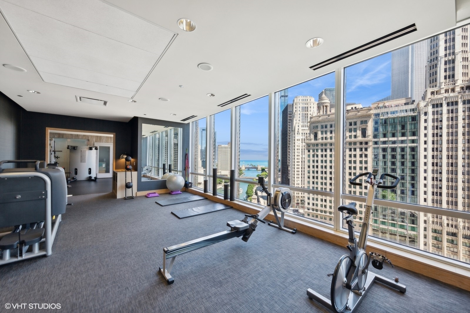 401 N Wabash Avenue 33B